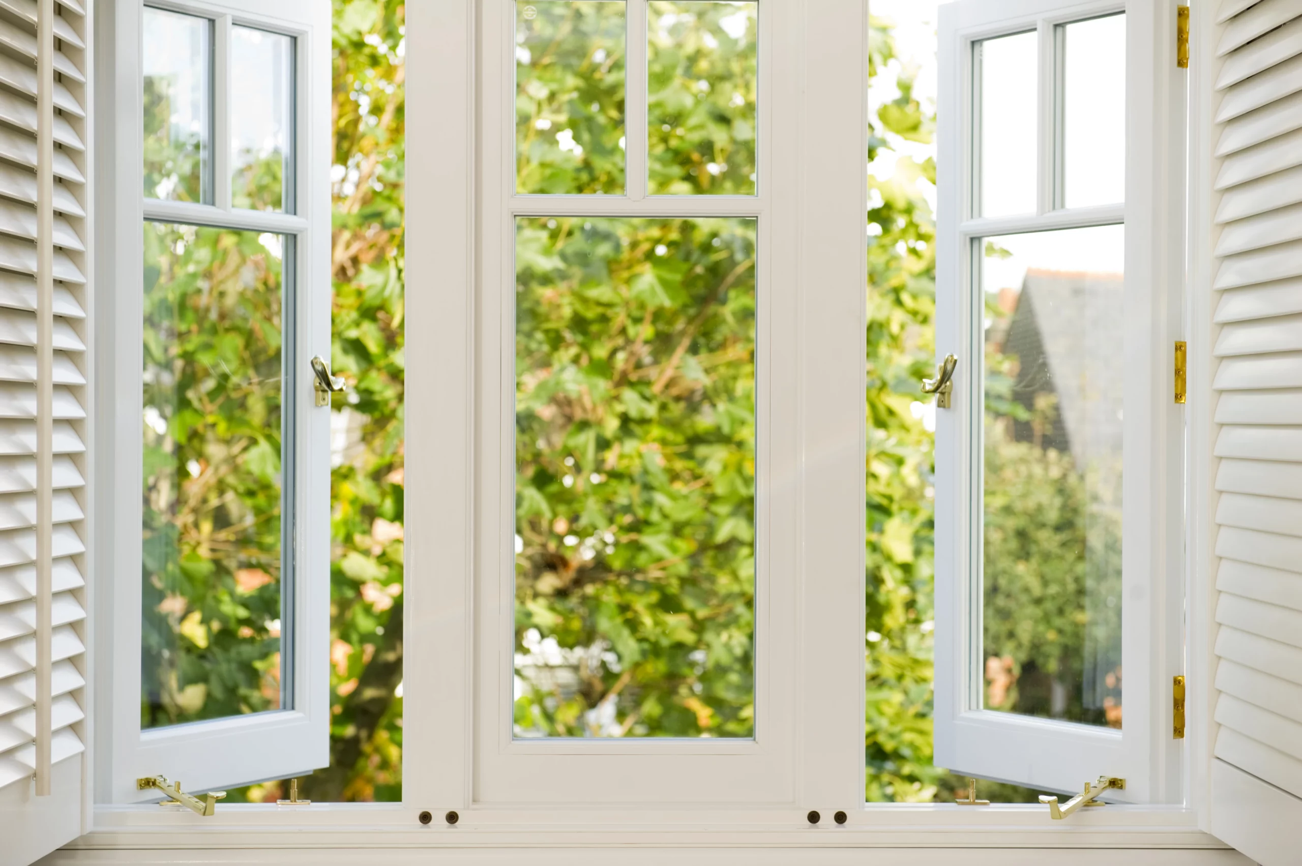 Bright bay fitted with classic 1930s windows